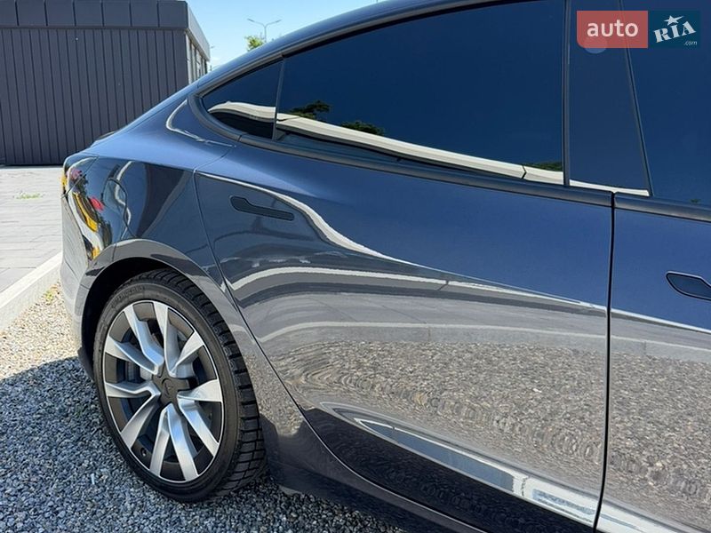 Седан Tesla Model 3 2024 в Вінниці