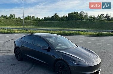 Седан Tesla Model 3 2024 в Полтаве