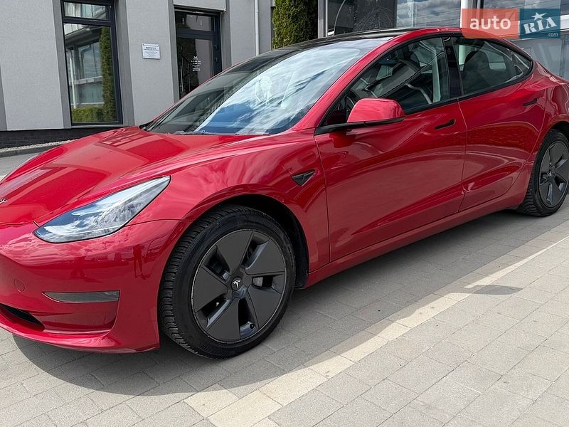 Седан Tesla Model 3 2022 в Львові
