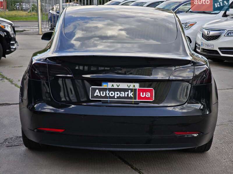 Седан Tesla Model 3 2019 в Харкові