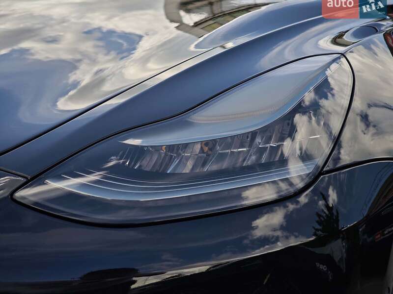 Седан Tesla Model 3 2019 в Харкові
