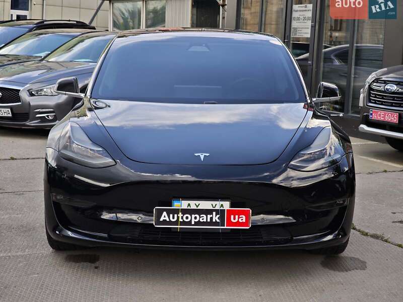 Седан Tesla Model 3 2019 в Харкові