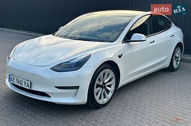 Седан Tesla Model 3 2022 в Днепре