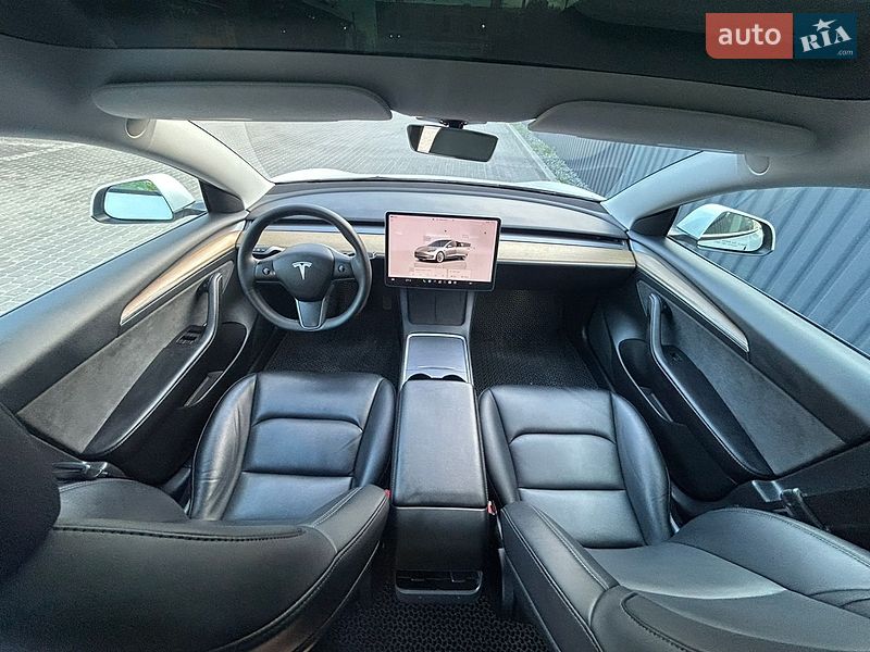 Седан Tesla Model 3 2022 в Днепре