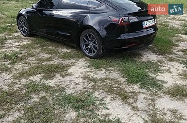 Седан Tesla Model 3 2021 в Киеве