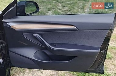 Седан Tesla Model 3 2021 в Киеве