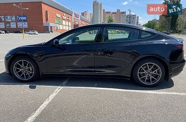 Седан Tesla Model 3 2022 в Броварах