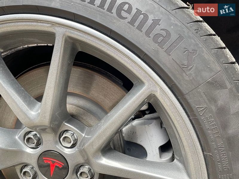 Седан Tesla Model 3 2022 в Броварах