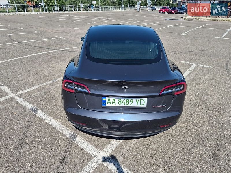 Седан Tesla Model 3 2019 в Киеве
