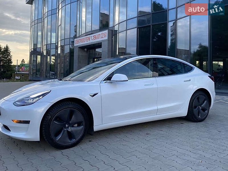 Седан Tesla Model 3 2020 в Житомирі