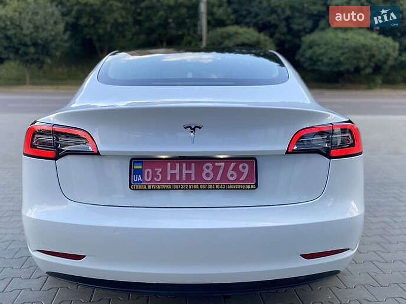 Седан Tesla Model 3 2020 в Житомирі