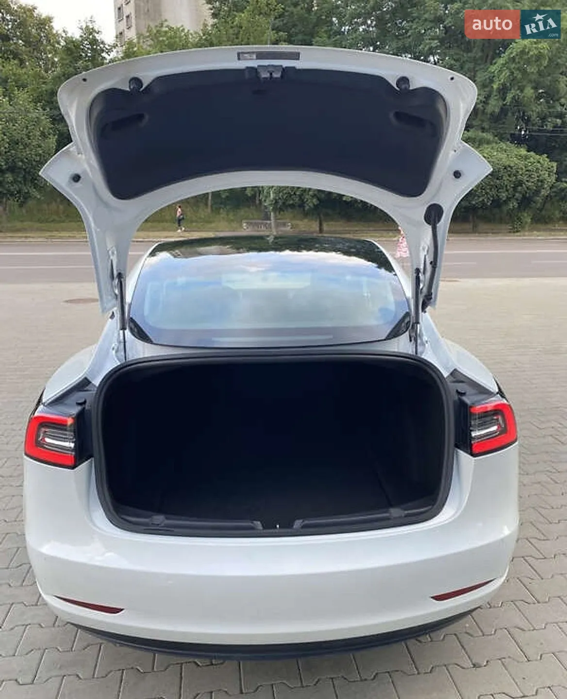 2020 Tesla Model 3 - мініатюра 10