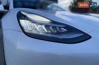 Седан Tesla Model 3 2020 в Житомирі