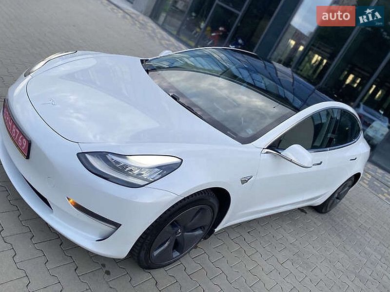 Седан Tesla Model 3 2020 в Житомирі