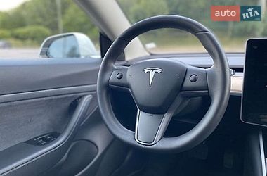 Седан Tesla Model 3 2020 в Житомирі