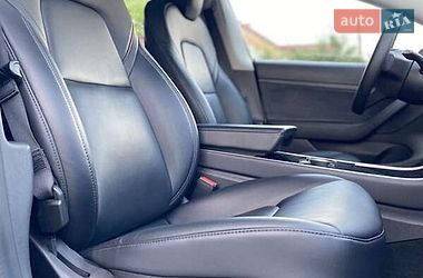 Седан Tesla Model 3 2020 в Житомирі