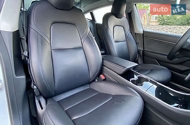 Седан Tesla Model 3 2020 в Житомирі