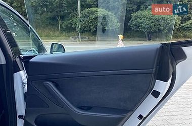 Седан Tesla Model 3 2020 в Житомирі