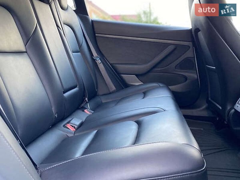 Седан Tesla Model 3 2020 в Житомирі