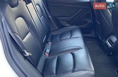 Седан Tesla Model 3 2020 в Житомирі