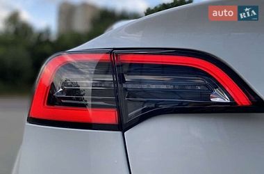 Седан Tesla Model 3 2020 в Житомирі