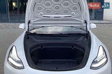 Седан Tesla Model 3 2020 в Житомирі