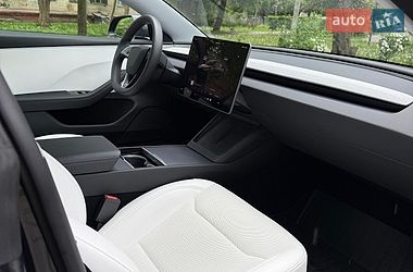 Седан Tesla Model 3 2025 в Житомирі