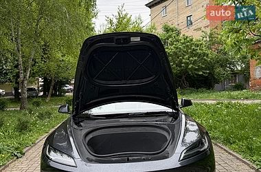 Седан Tesla Model 3 2025 в Житомирі