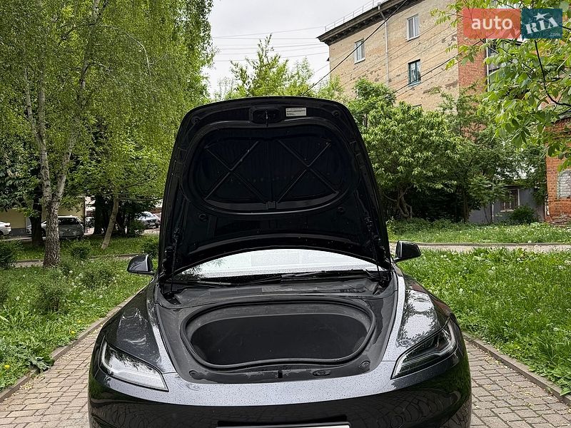 Седан Tesla Model 3 2025 в Житомирі