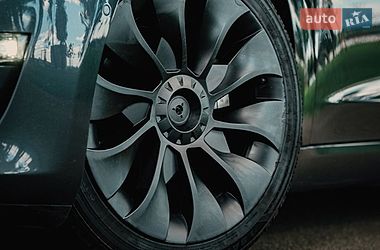 Седан Tesla Model 3 2022 в Броварах