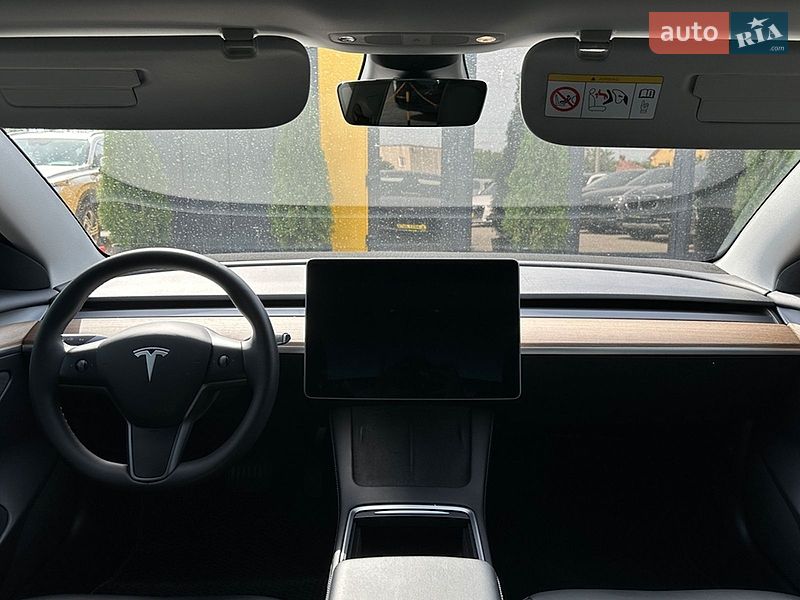Седан Tesla Model 3 2020 в Ивано-Франковске