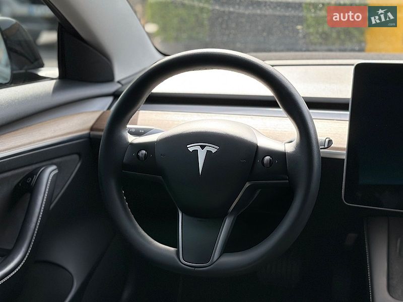 Седан Tesla Model 3 2020 в Ивано-Франковске