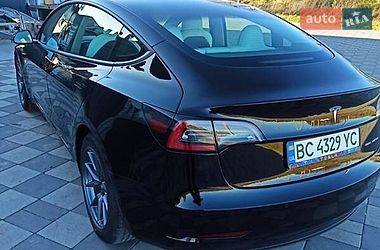 Седан Tesla Model 3 2021 в Львове