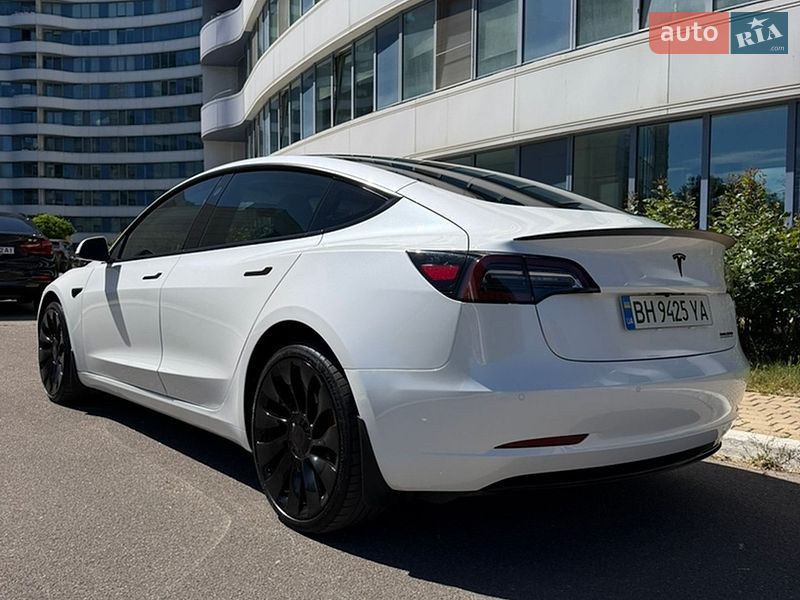 Седан Tesla Model 3 2022 в Одессе