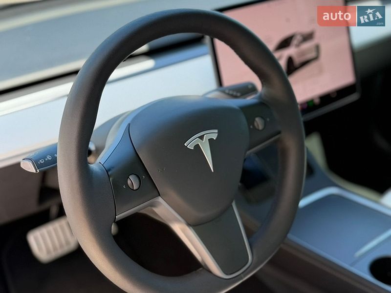 Седан Tesla Model 3 2022 в Одессе