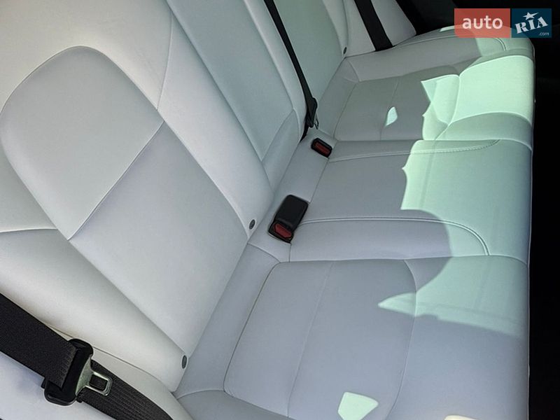 Седан Tesla Model 3 2022 в Одессе