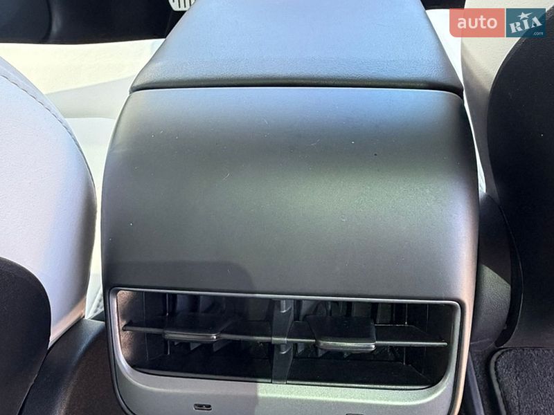 Седан Tesla Model 3 2022 в Одессе