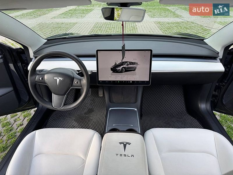 Седан Tesla Model 3 2022 в Харкові