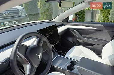 Седан Tesla Model 3 2022 в Ивано-Франковске