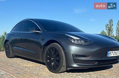 Седан Tesla Model 3 2018 в Одесі
