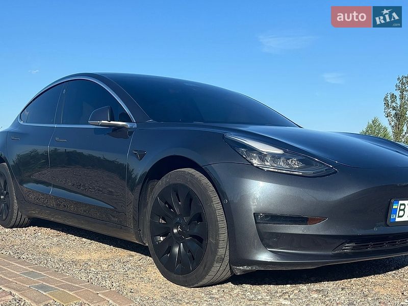 Седан Tesla Model 3 2018 в Одесі