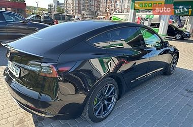 Седан Tesla Model 3 2022 в Тернополе