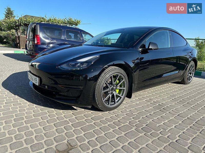 Седан Tesla Model 3 2022 в Тернополе