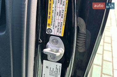 Седан Tesla Model 3 2022 в Тернополе