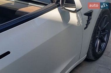 Седан Tesla Model 3 2022 в Збараже