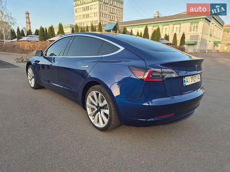 Седан Tesla Model 3 2019 в Киеве