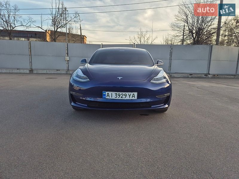 Седан Tesla Model 3 2019 в Киеве