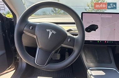 Седан Tesla Model 3 2021 в Луцке