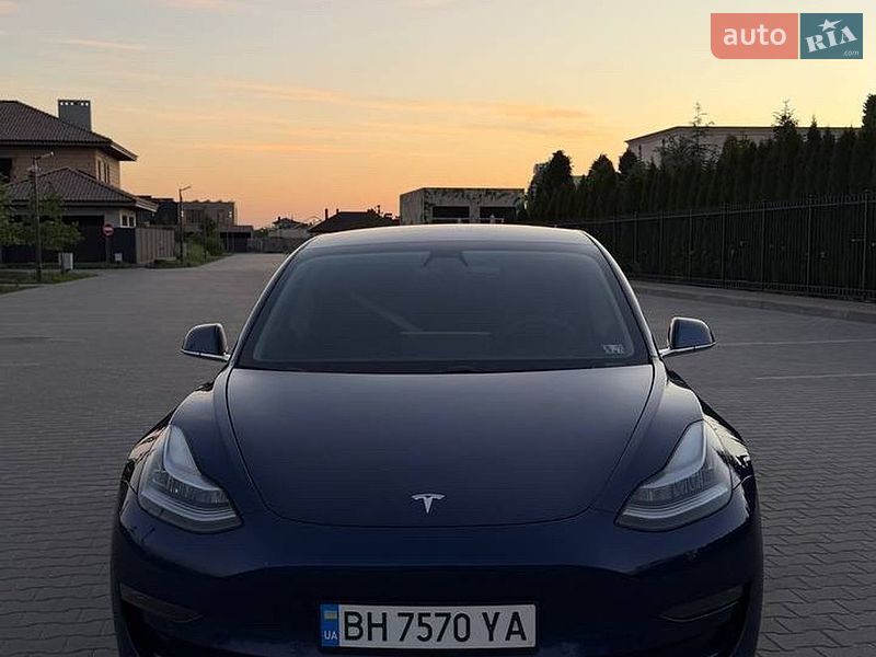 Седан Tesla Model 3 2019 в Одесі
