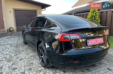 Седан Tesla Model 3 2022 в Луцке